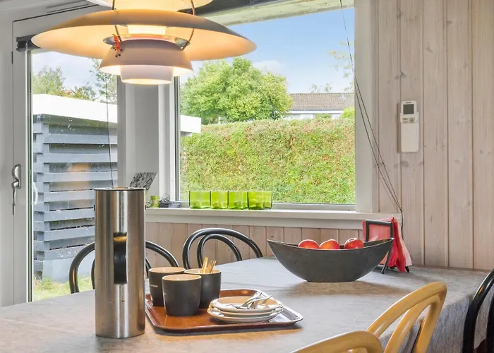 بيت للعطل 3 Bedroom Amazing In *
