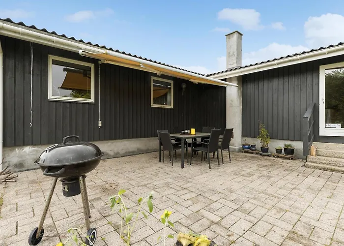 بيت للعطل 3 Bedroom Amazing In *