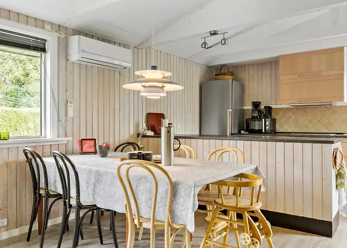 بيت للعطل 3 Bedroom Amazing In *